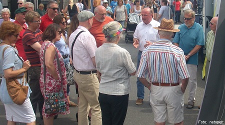 BI-Stand Diskussion S�dumfliegung